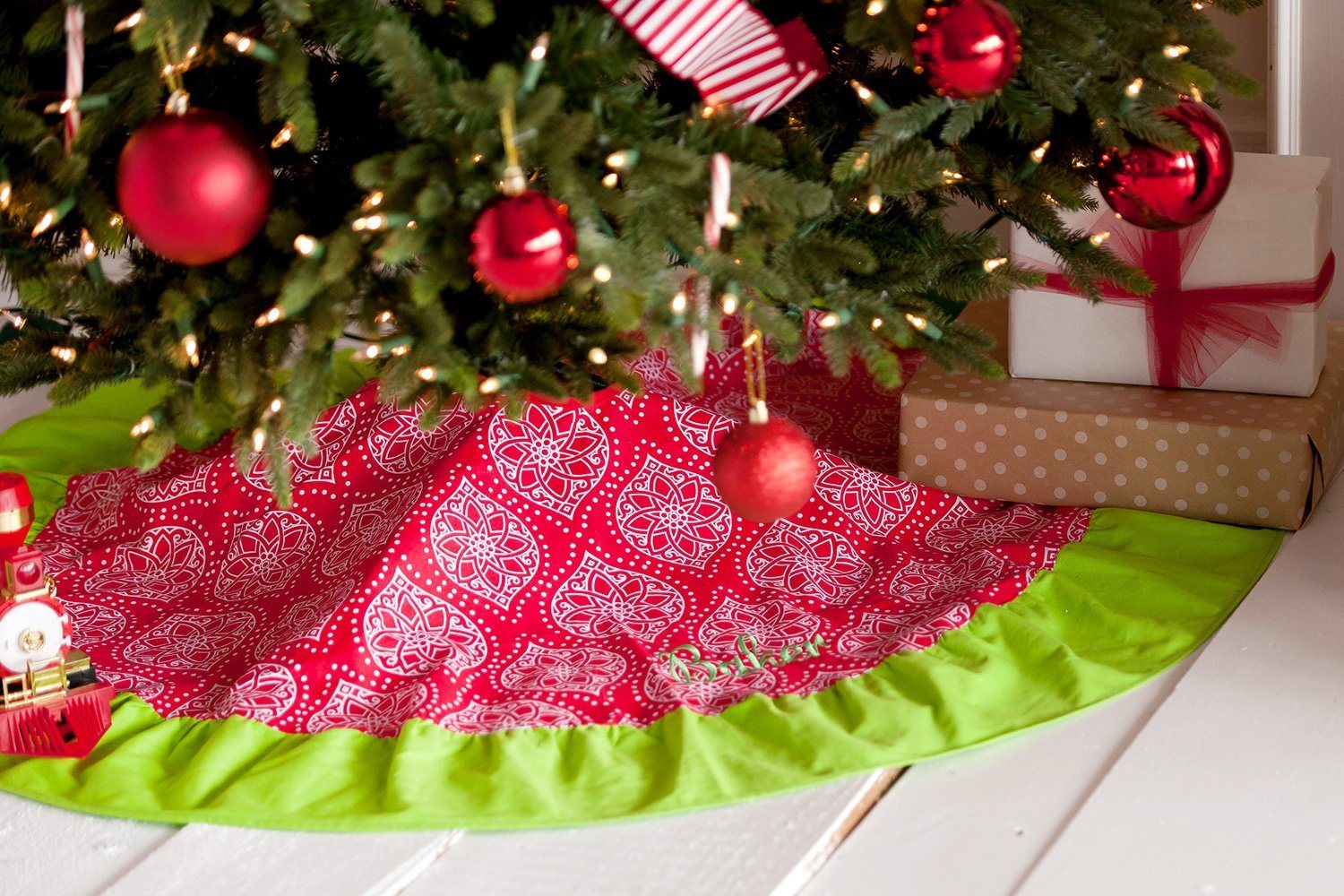 Noel Tree Skirt - Personalized-Tree Skirt-Viv&Lou-Top Notch Gift Shop